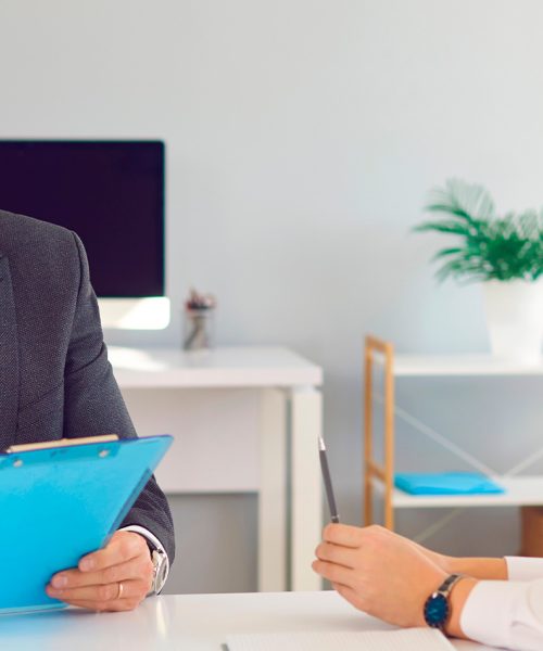 ¿Por qué los jóvenes tienen problemas para conseguir trabajo actualmente? (y qué habilidades les permitirán triunfar, según un experto de LinkedIn)